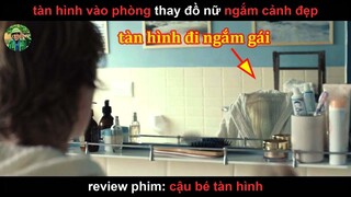 Tàng Hình vào Phòng Tắm Nữ và cái kết - review phim Cậu Bé Tàng Hình