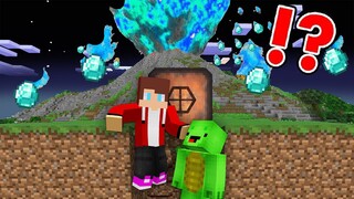 EPIC DIAMOND VOLCANO vs. Doomsday Bunker In Minecraft JJ and Mikey challenge Cash and Nico Maizen