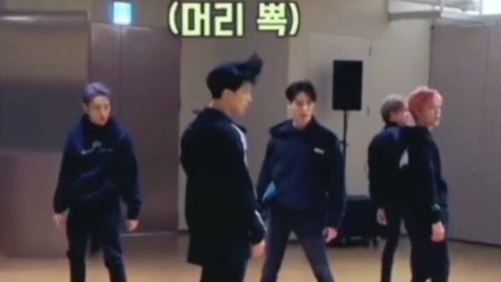 [NCT] Sometimes I also wonder about some people's mental state.