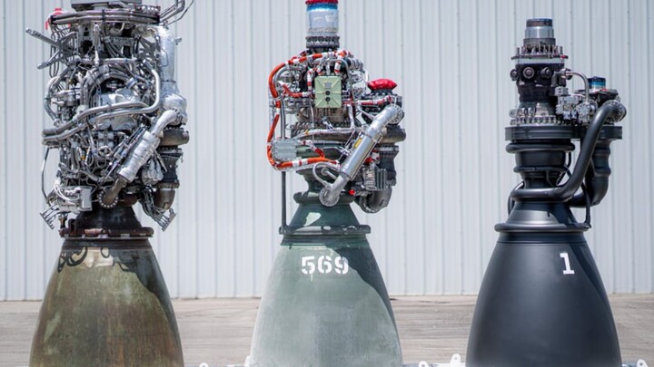 Động cơ Raptor của SpaceX đã mất 6 năm để biến một “ác mộng về đường ống” thành “thẩm mỹ tối giản”