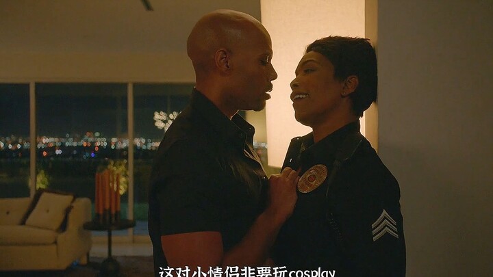 Pasangan kecil bermain peran, teman yang melihatnya langsung tertawa terbahak-bahak!