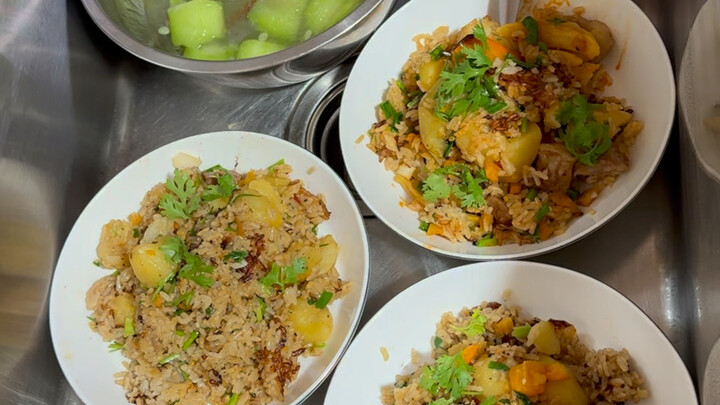 Nasi panci tanah liat