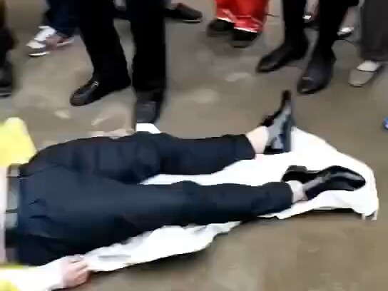 Turn, the best man’s wedding pranks at the banquet
