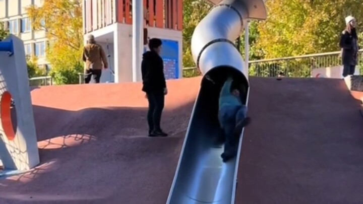 Tempat wisata terkenal dunia, seluncuran polisi Boston