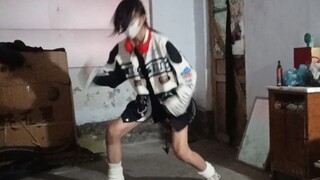 小鸡舞反正没人看当朋友圈发了
