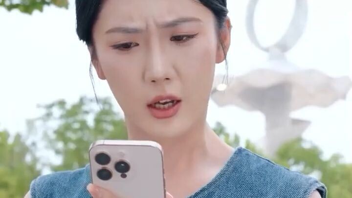 สาวทะลุมิติก ลับไปตอนอายุ 20 พร้อมถือเงินบำนาญไม่กี่บาทไปฝากธนาคาร จนทั้งธนาคารต