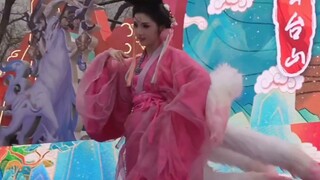 质疑纣王 理解纣王 成为纣王 河南云台山妲己姐姐杀我回眸一笑百媚生  这谁能顶得住啊
