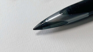 Have you ever used the legendary Mitsubishi black technology pen? It's too smooth!