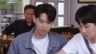 Ini sungguh lucu. Huang Lixian, sang suami yang selalu diperintah istri, memiliki keinginan untuk be