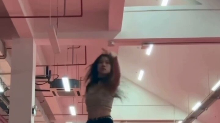 "You&Me" merekam program yang gagal TT, aku sangat menyukai You&Me milik Jennie