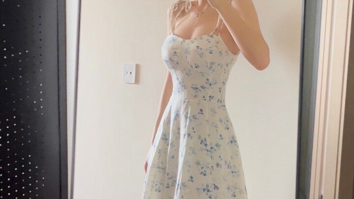 ขุดเจอของดี!!! สามชุดเดรสเน้นรูปร่างสุดปัง!!!