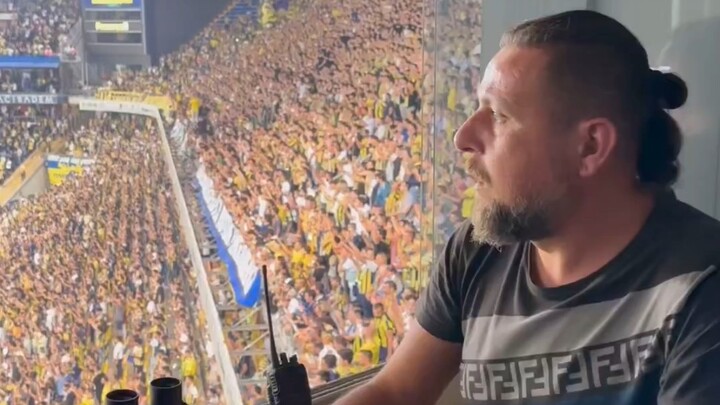 Stadium announcer—that's a great job, so fulfilling!