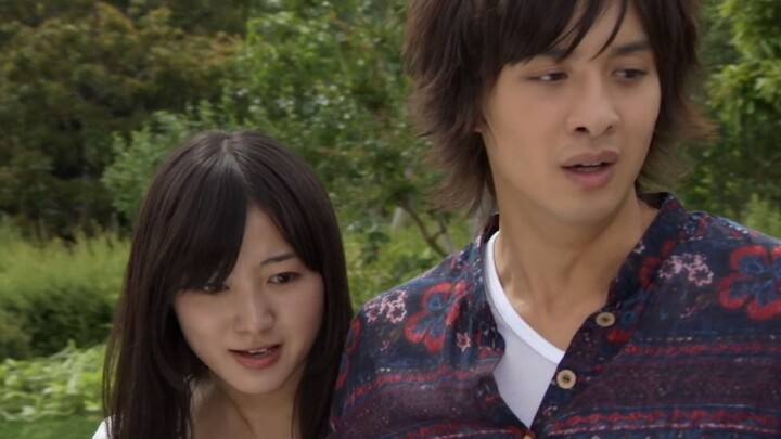 Eiji is not a god, so why should he save people!!!
