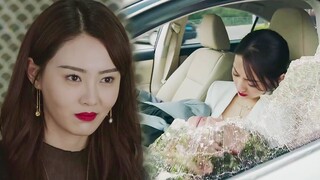 Gadis itu memusnahkan brek Cinderella, tanpa mengetahui bahawa CEO juga berada di dalam kereta
