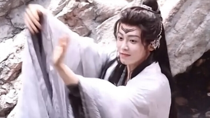 Today I can't spin around while dancing, haha. Still looking ethereal and graceful! [After the dance