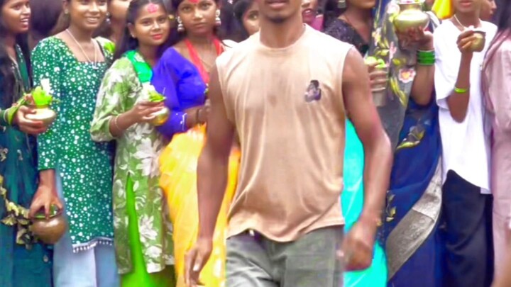 ओढानीया ये गोरी 🤤😅 | Pawan Singh | Odhaniya Ae Gori 😎 |#bhojpurisong#shortvideo#public