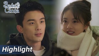 Highlight EP03 Baper! Yiyang bantu Yin Guo buka pintu | Amidst a Snowstorm of Love | WeTV【INDO SUB】