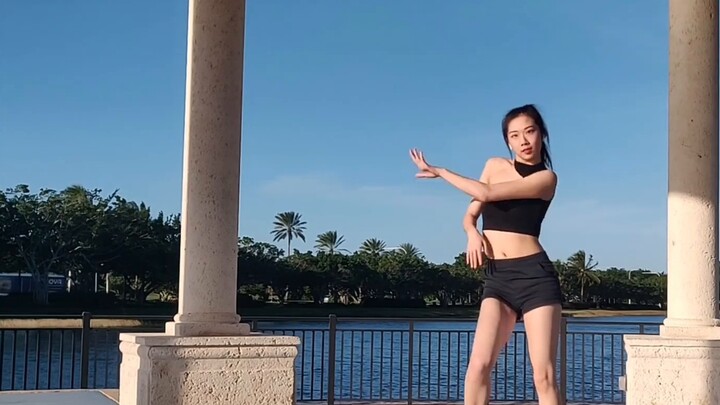 [Hyuna] The little wild horse returns with the dance cover of I'm Not Cool