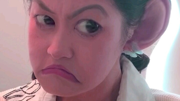 我   裂   开    了