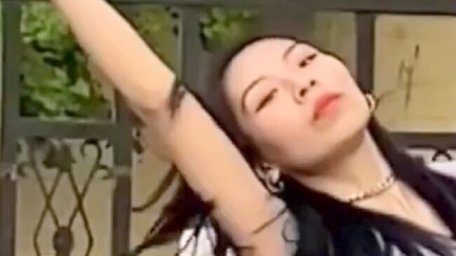 [Li Xiaoyou] A brief look at Jessi's new dance "ZOOM", which is expected to be popular in the commun