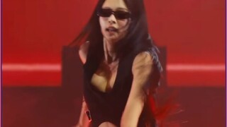 "Her outfit almost stole the show like this!" Jennie's "like JENNIE" performance at Coachella was ab