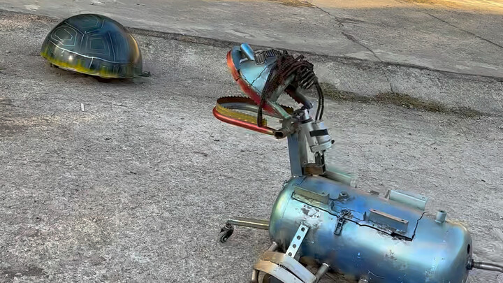 [Country Robot Wars] Episode 1: Landlady vs. A-Gui