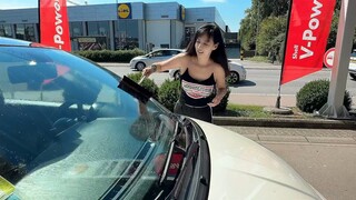 在德国化身洗车女郎