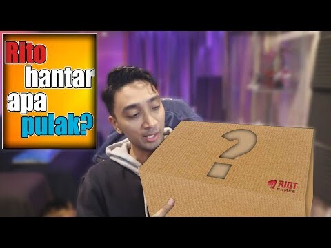 RIOT GAMES SECRET PACKAGE?! | Unboxing Highlights