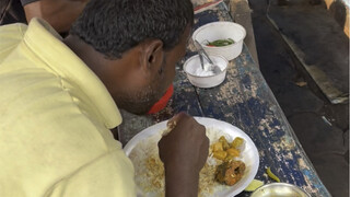 The food in Indian hospitals is too expensive, so I have to eat out!