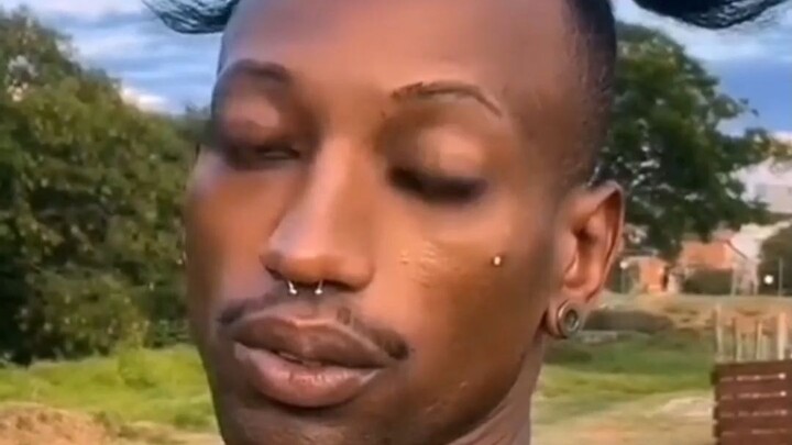 Setelah hewan peliharaan dipasangi bulu mata palsu, pesonanya langsung melejit! #BuluMataPalsu #Hibu