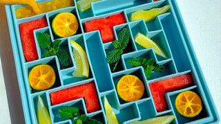 Aku baru paham kebahagiaan dari es buah Tetris