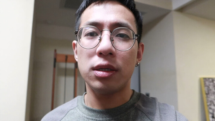 مرحبًا أيها الرفاق، بخصوص تسجيل الحضور، أود أن أقول شيئًا...