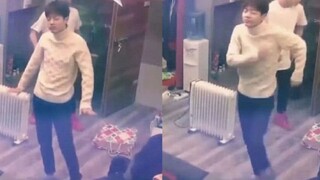 肖战的“黑历史”被扒出，看到这画面，网友：男神形象瞬间崩塌！