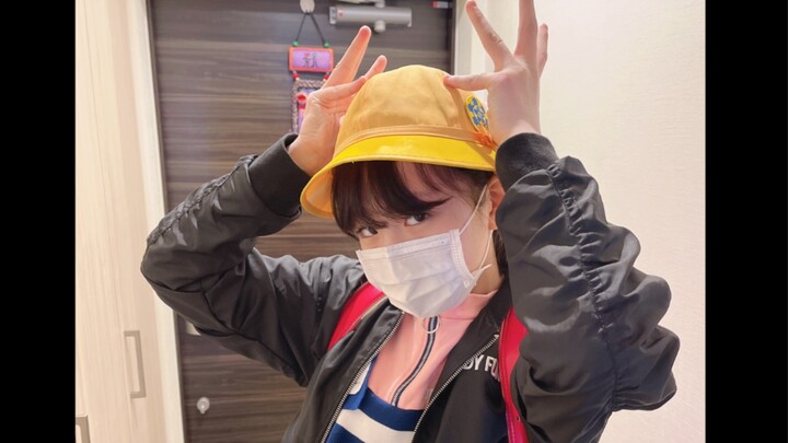 What’s it like to raise a “cat girl”? She’ll meow if you don’t buy her anything at the supermarket!