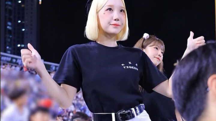 Những cô nàng cổ vũ dễ thương