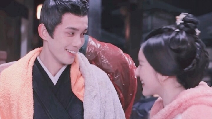 “Anh ấy được cô ấy ôm thật chặt!”