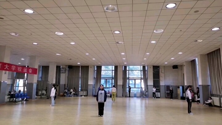 Bài kiểm tra thể dục nhịp điệu bốn tư thế, chỉ sinh viên đại học mới biết mình giỏi đến mức nào