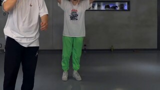 【Justjerk Dance Studio】Gyuhong hợp tác với Eunkyung để tạo ra vũ đạo cực ngầu cho ca khúc mới Pretty