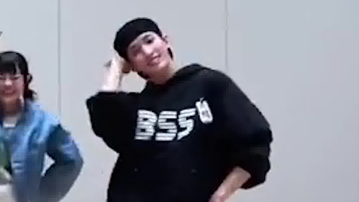 OMG Challenge penuh dengan cowok ganteng, kenapa kamu begitu tampan?