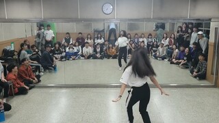 Siswa klub menari untuk PRODUCE48-Rumor (IZONE)
