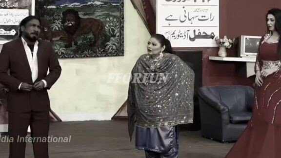 stage drama funny seen😂