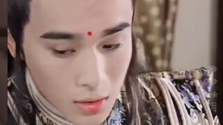 幸亏没有理论过制片人  在头上点了个红点！！