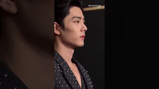 Xiao Zhan's behind-the-scenes while waiting, so handsome when the camera is up-close to his face.1.1