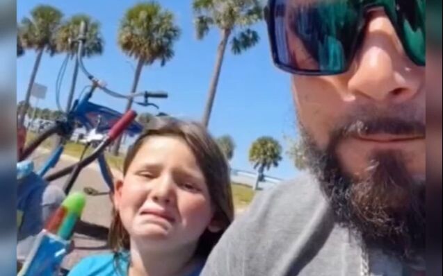 Men always love looking at beautiful women, no matter the time.