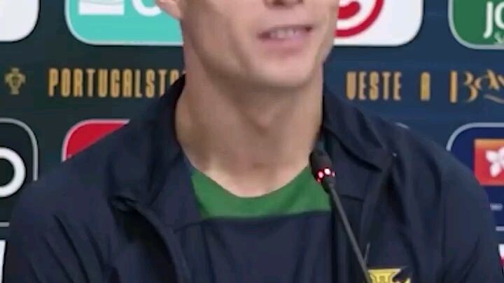 CR7 sedang bicara