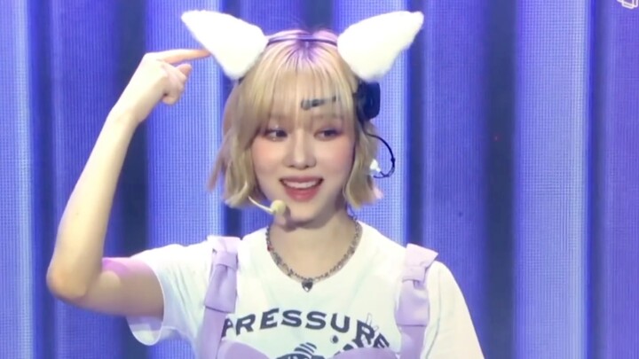 Phải nghĩ chuyện xấu để tai “hoạt động” thôi (>﹏<)｜aespa