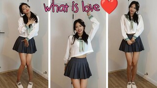 Hmm...sao cô ấy lại không được coi là một nữ sinh trung học nhỉ? 520 phiên bản giới hạn bạn gái thuầ