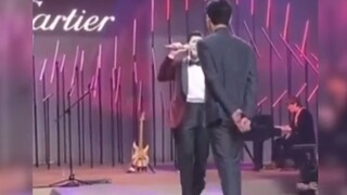 พี่น้องผู้โชคร้ายในวงการบันเทิง ตอนเดินพรมแดงอยู่ห่างฉันหน่อยนะ ไป๋จิ้งถิง: ฉันจะสติแตกแล้ว