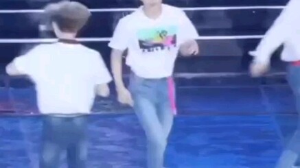 【NCT／Park Ji-sung】Cơn mưa năm ấy đã kéo dài suốt bốn năm trời