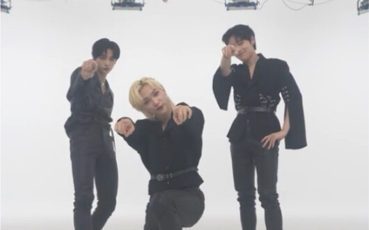 Stray Kids Hwang Hyunjin & Lee Yong-bok Felix & Yang Jung-in อัพเดตบน TikTok 211105